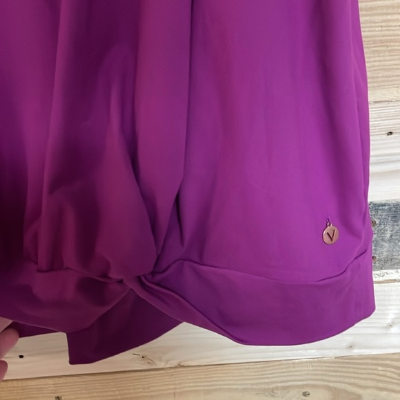 Livi Active size 14/16 Sleeveless Purple Athletic Hoodie Workout Stretchy Top - Picture 3 of 6